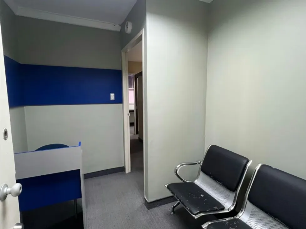 En Alquiler Oficina de 42m2 en El Rosal. Chacao - Caracas
