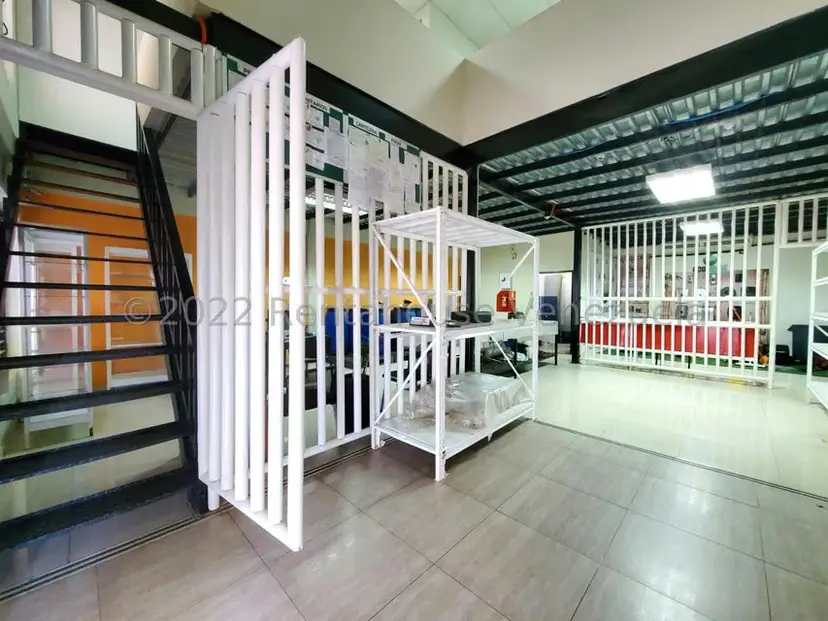 Comercial (Galpon - Deposito) en Venta en La Morita, Aragua