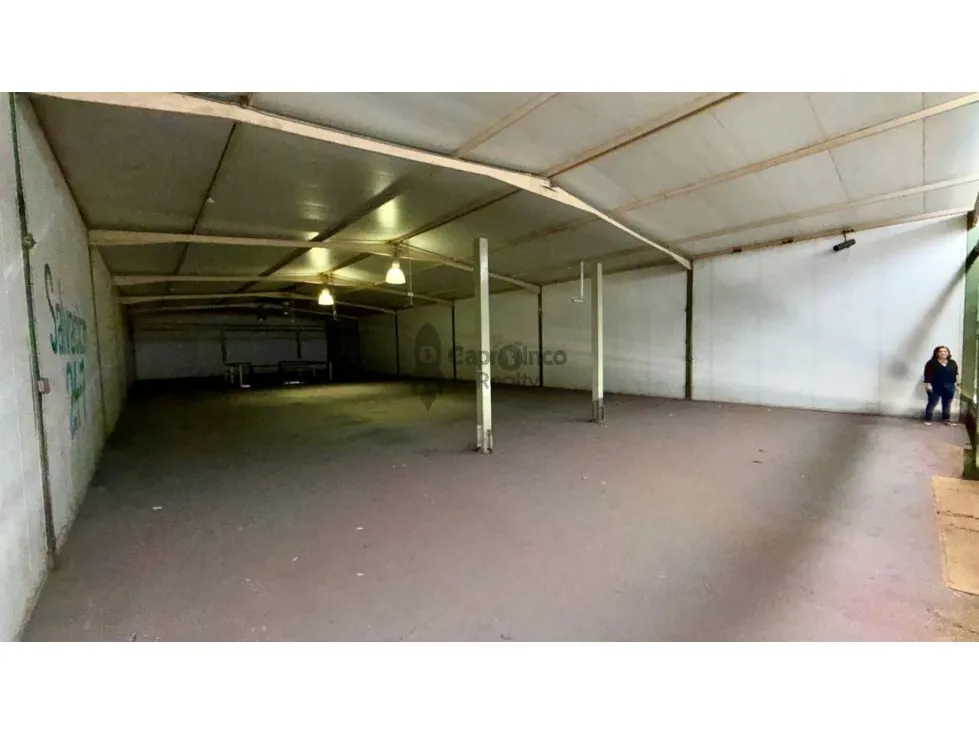 Local en venta en av. Bolívar norte Valencia. TCL L 9682478 - 4
