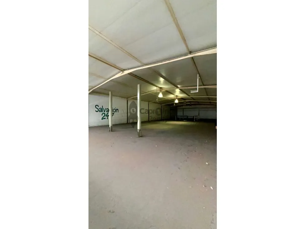 Local en venta en av. Bolívar norte Valencia. TCL L 9682478 - 5