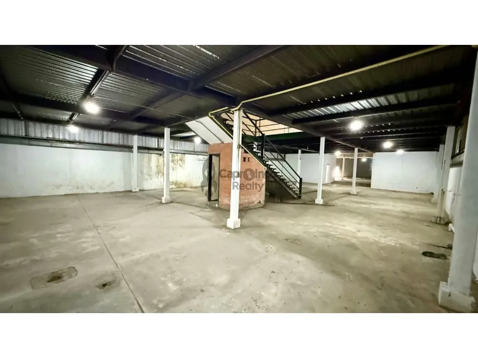 Local en venta en av. Bolívar norte Valencia. TCL L 9682478 - 10