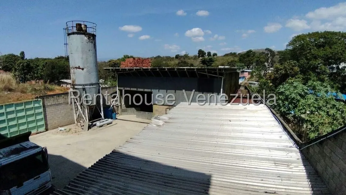 Industrial en Venta en Centro, Miranda - 26