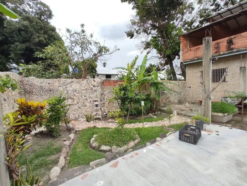 Casa (Duplex) en Venta en El Limon, Aragua - 76