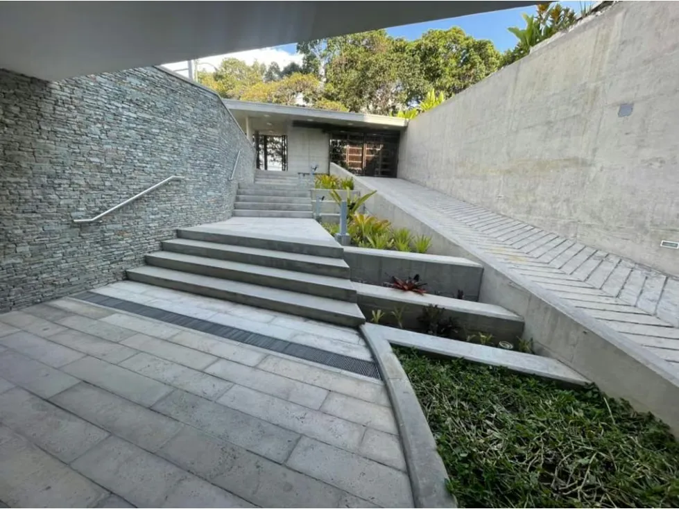 Venta de Espectacular Edificio en Chulavista - 13