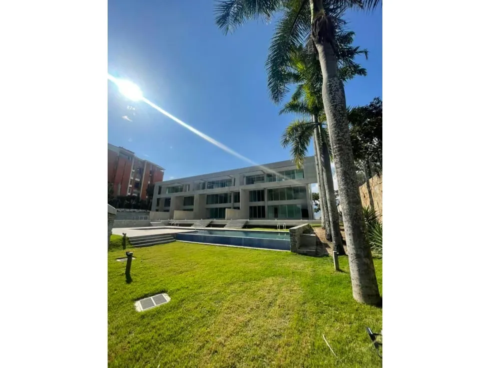 Venta de Espectacular Edificio en Chulavista - 4