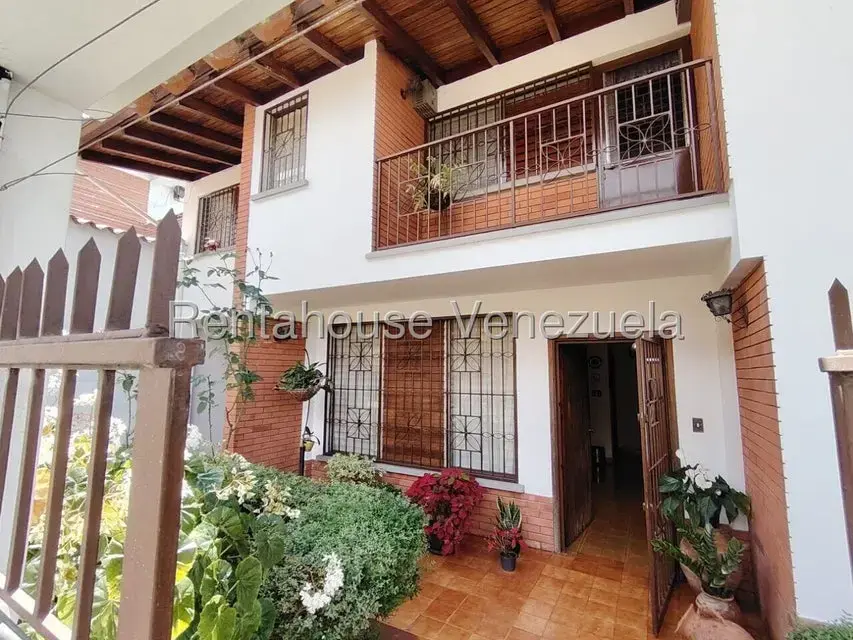 Casa (Multipes Niveles) en Venta en La Macarena Norte, Miranda - 2