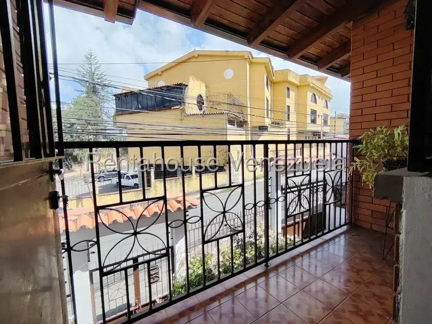 Casa (Multipes Niveles) en Venta en La Macarena Norte, Miranda - 24