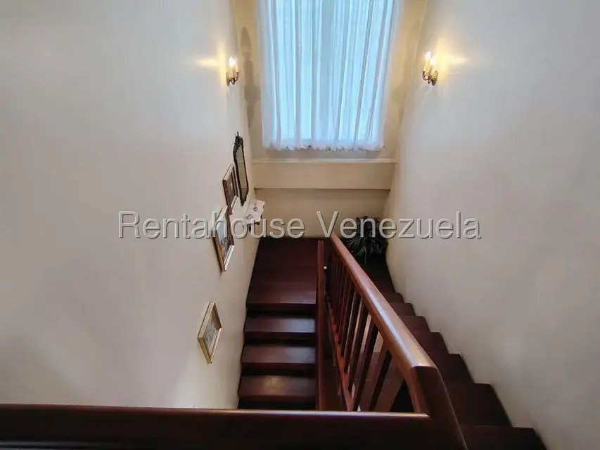 Casa (Multipes Niveles) en Venta en La Macarena Norte, Miranda - 36