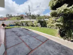 Vista 44