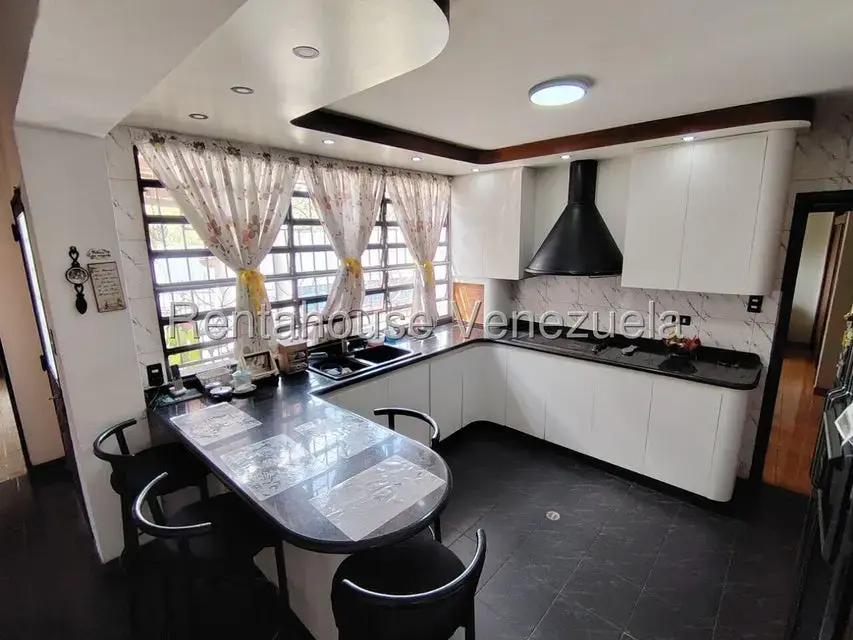 Casa (Multipes Niveles) en Venta en La Macarena Norte, Miranda - 8
