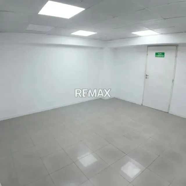 VENTA DE LOCAL COMERCIAL LAS MERCEDES - 5