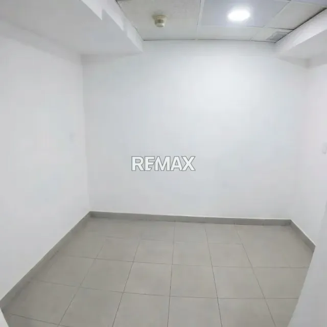VENTA DE LOCAL COMERCIAL LAS MERCEDES - 6
