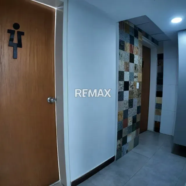 VENTA DE LOCAL COMERCIAL LAS MERCEDES - 8