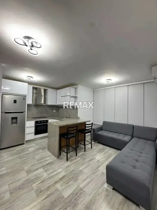 EN ALQUILER MODERNO APARTAMENTO Amoblado y equipado