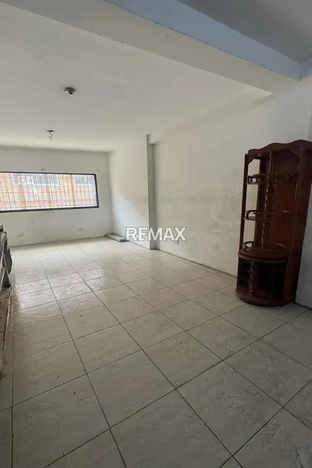 Venta de Casa, Urbanización Urdaneta, Catia. - 3