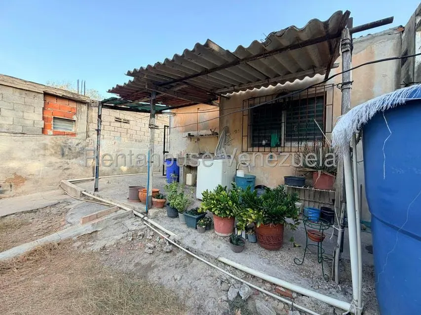 Casa (1 Nivel) en Venta en Punto Fijo, Falcon - 41