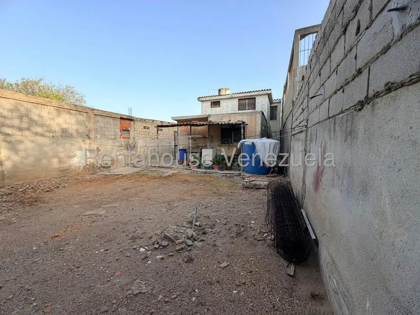 Casa (1 Nivel) en Venta en Punto Fijo, Falcon - 42