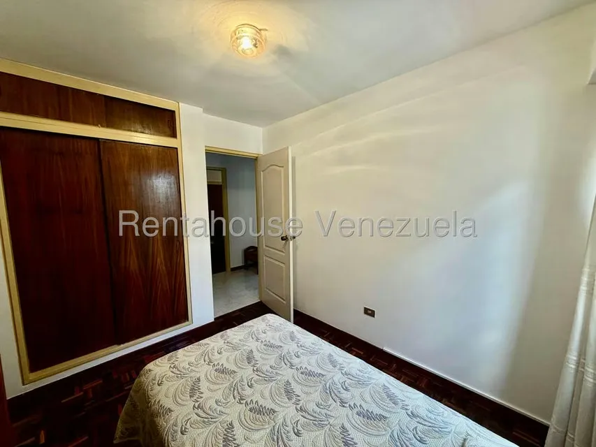 Apartamento (1 Nivel) en Alquiler en Los Palos Grandes, Distrito Metropolitano - 13