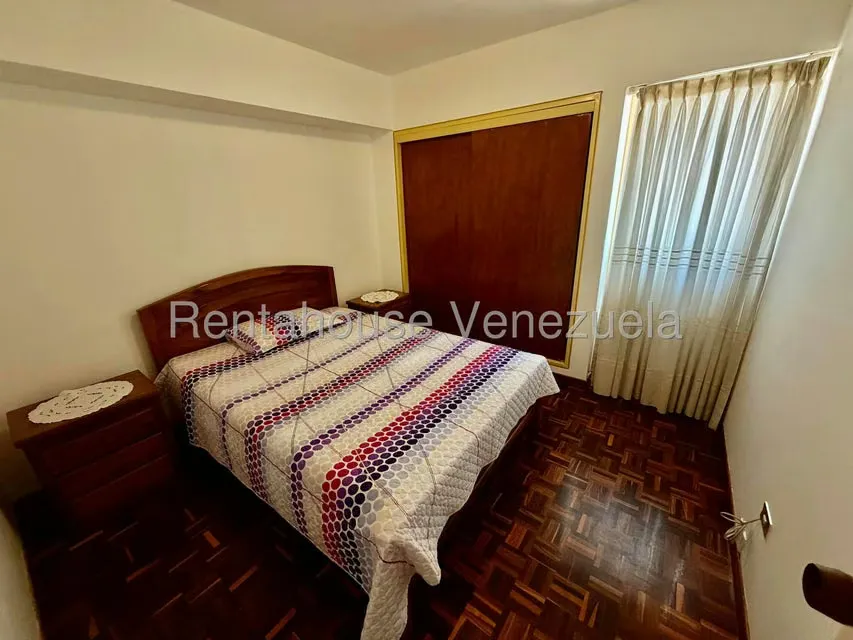 Apartamento (1 Nivel) en Alquiler en Los Palos Grandes, Distrito Metropolitano - 14