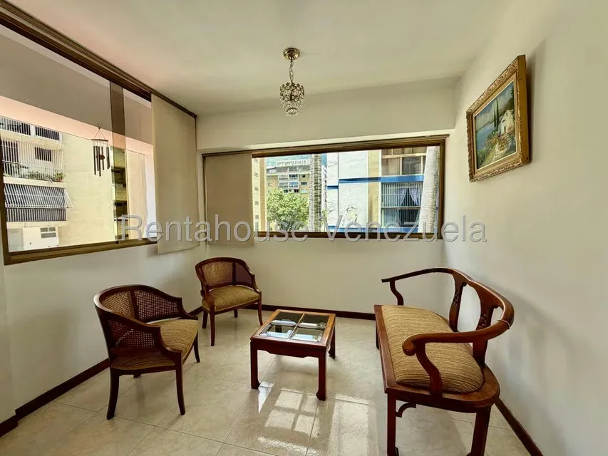 Apartamento (1 Nivel) en Alquiler en Los Palos Grandes, Distrito Metropolitano - 8