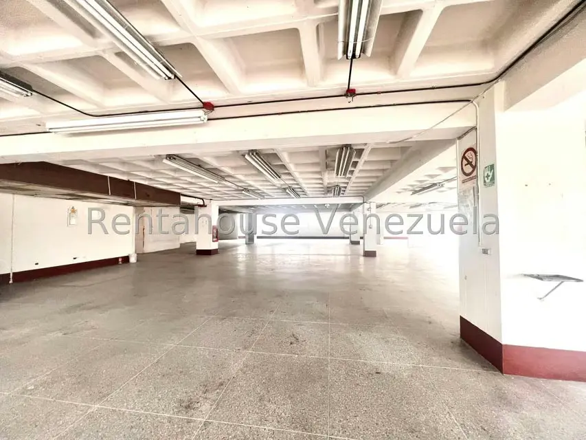 Local Comercial en Venta en La Urbina, Distrito Metropolitano - 2
