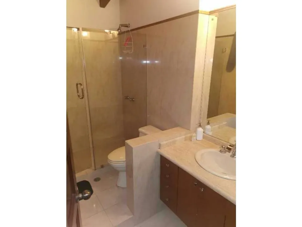 Venta/ Alquier casa 300m2 Chuao 1295 - 16