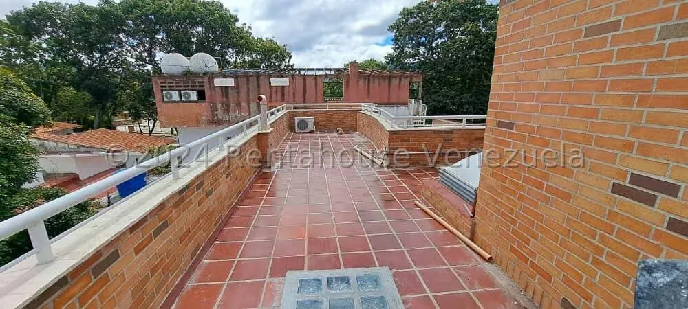 Casa (Multipes Niveles) en Venta en Colinas de Vista Alegre, Distrito Metropolitano - 95