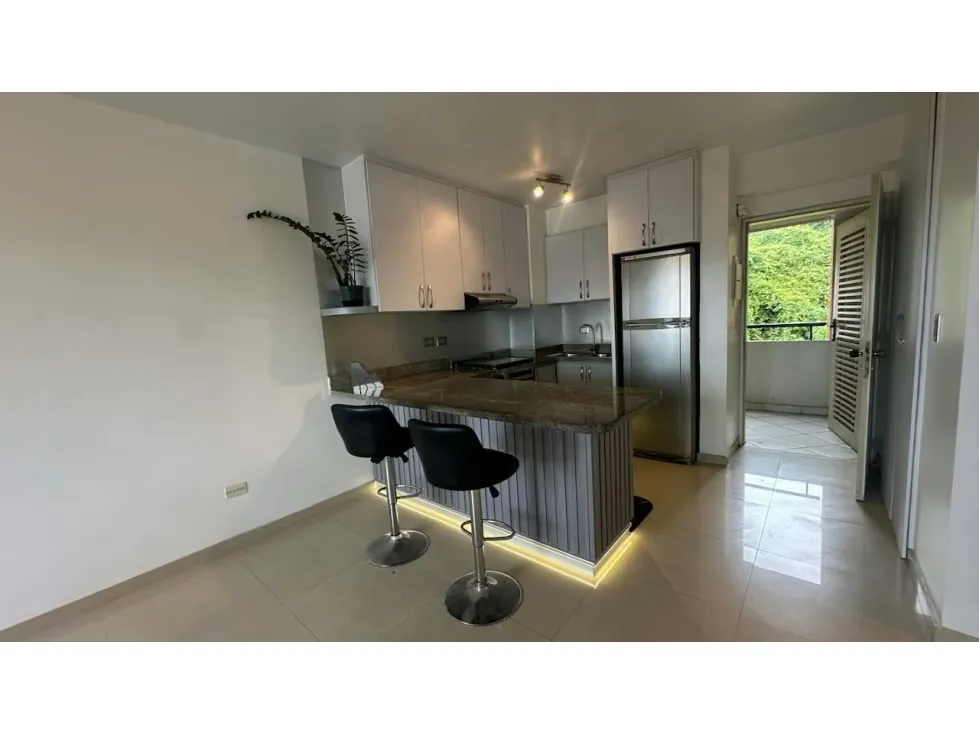 Apartamento actualizado y amoblado en la Urb El Peñon - 3