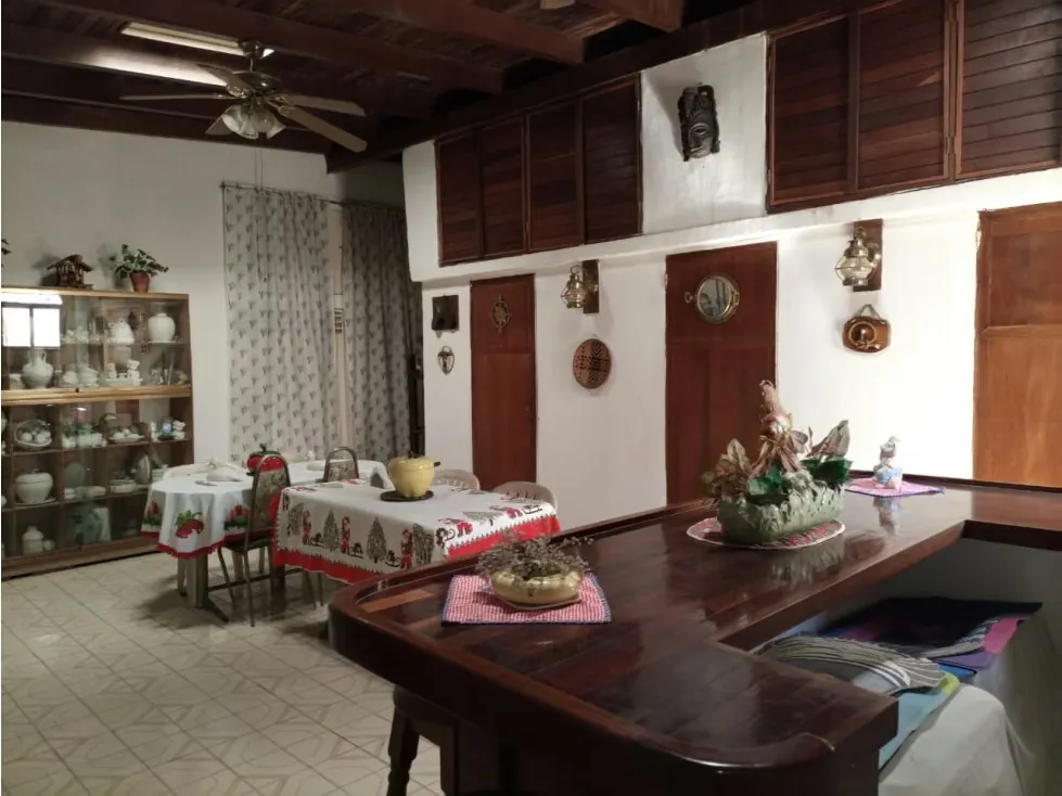 Se vende oportunidad casa 1343,18m2 terreno.Lomas de la Trinidad 3812 - 18