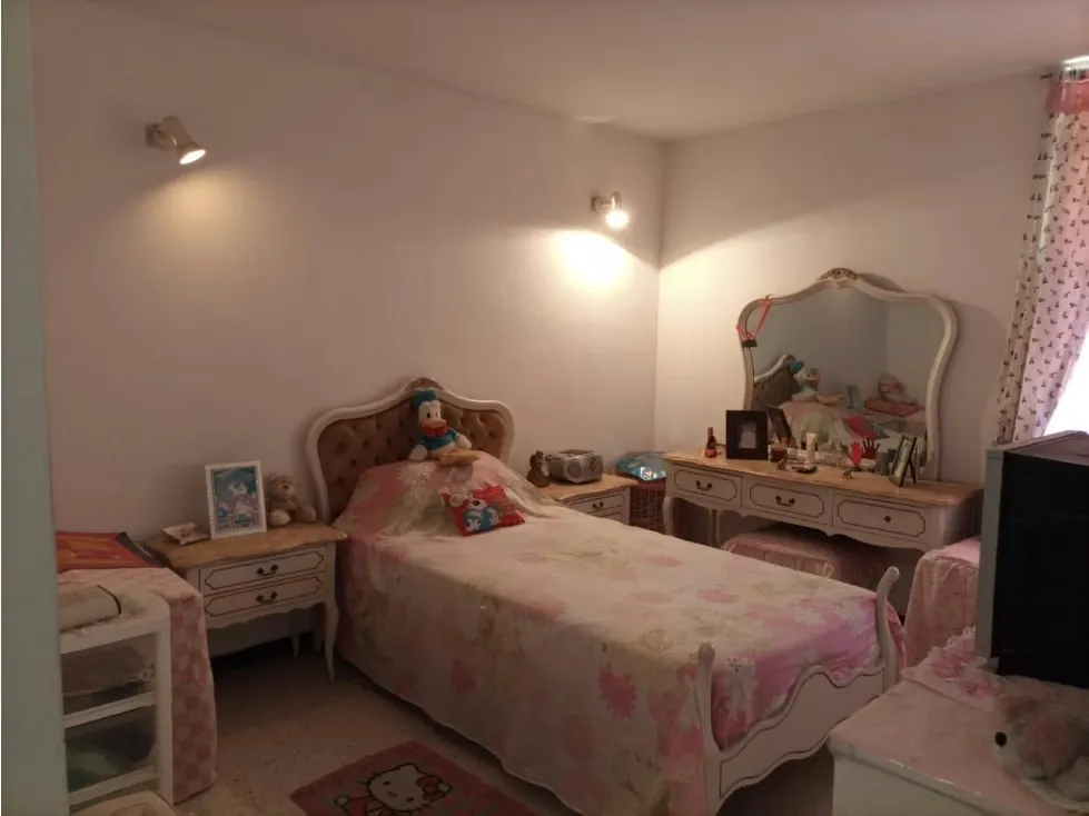 Se vende oportunidad casa 1343,18m2 terreno.Lomas de la Trinidad 3812 - 20