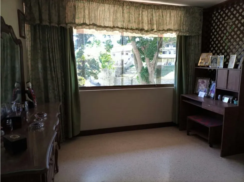 Se vende oportunidad casa 1343,18m2 terreno.Lomas de la Trinidad 3812 - 27