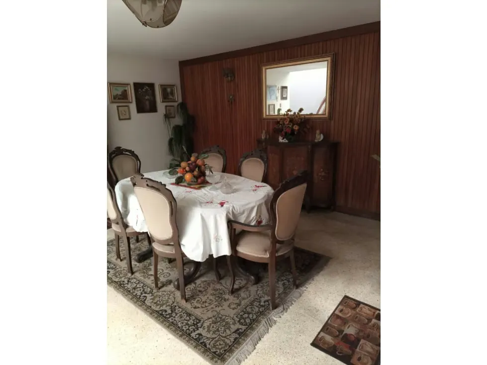Se vende oportunidad casa 1343,18m2 terreno.Lomas de la Trinidad 3812 - 28