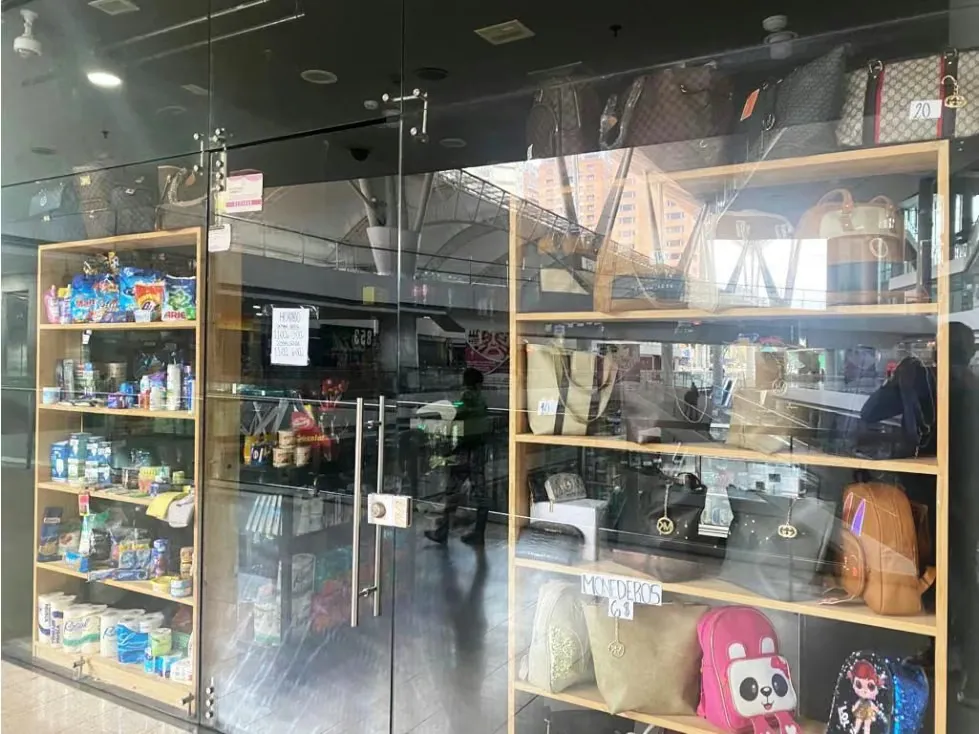 LOCAL COMERCIAL - LOS DOS CAMINOS - 52 Mts2 - 4
