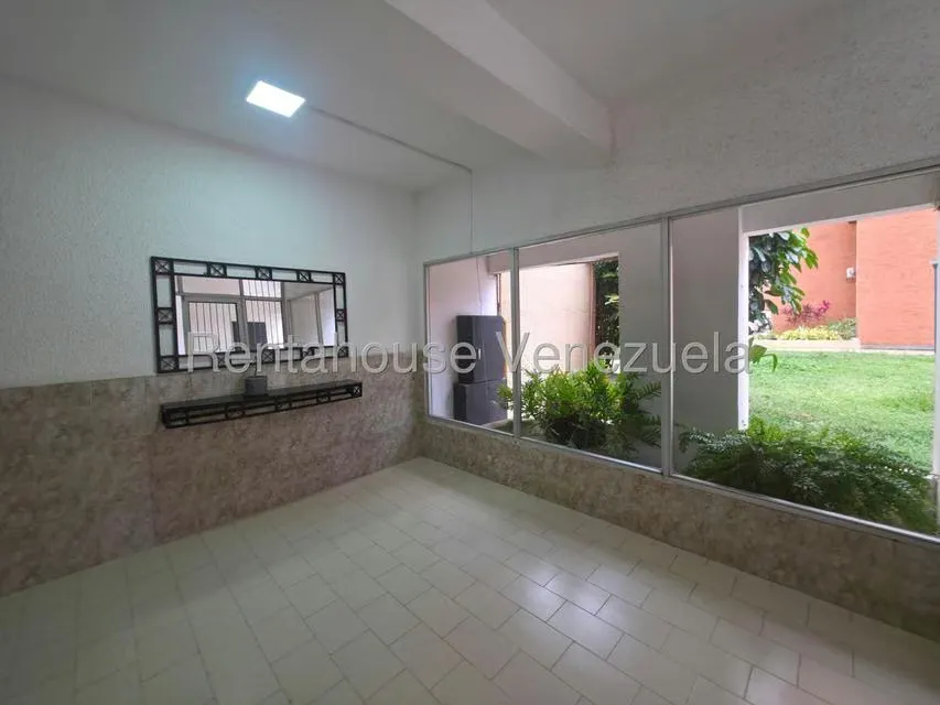 Apartamento (1 Nivel) en Alquiler en El Parque, Lara - 2