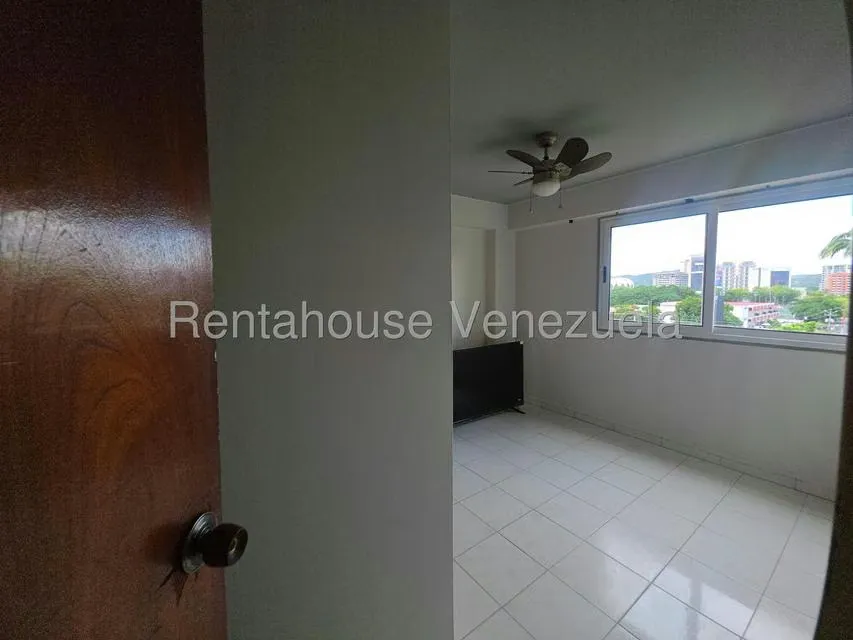 Apartamento (1 Nivel) en Alquiler en El Parque, Lara - 11
