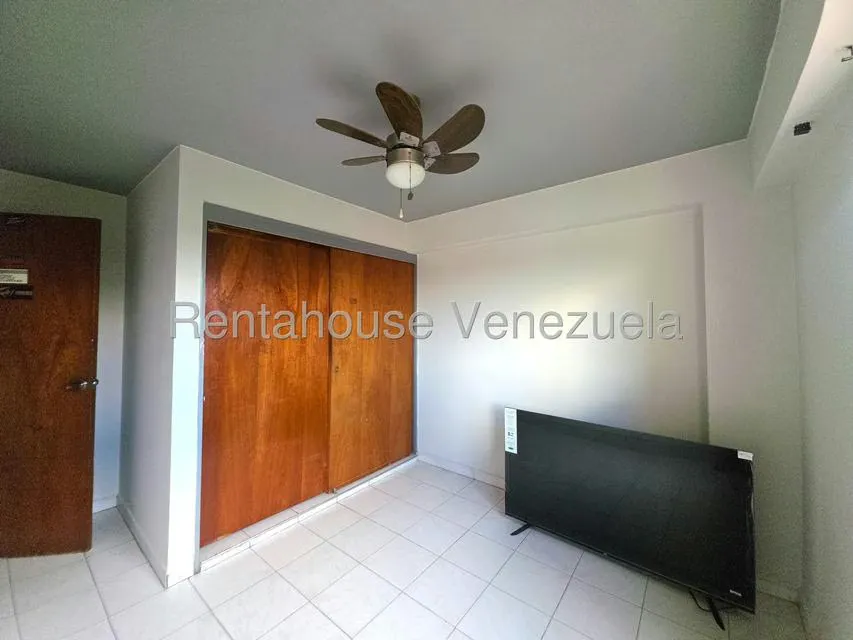 Apartamento (1 Nivel) en Alquiler en El Parque, Lara - 13