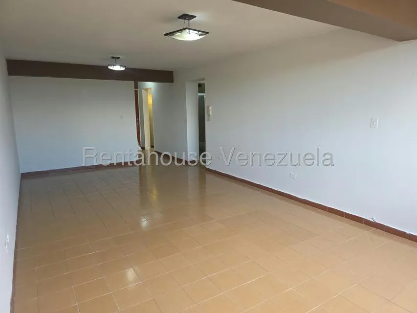 Apartamento (1 Nivel) en Alquiler en El Parque, Lara - 3