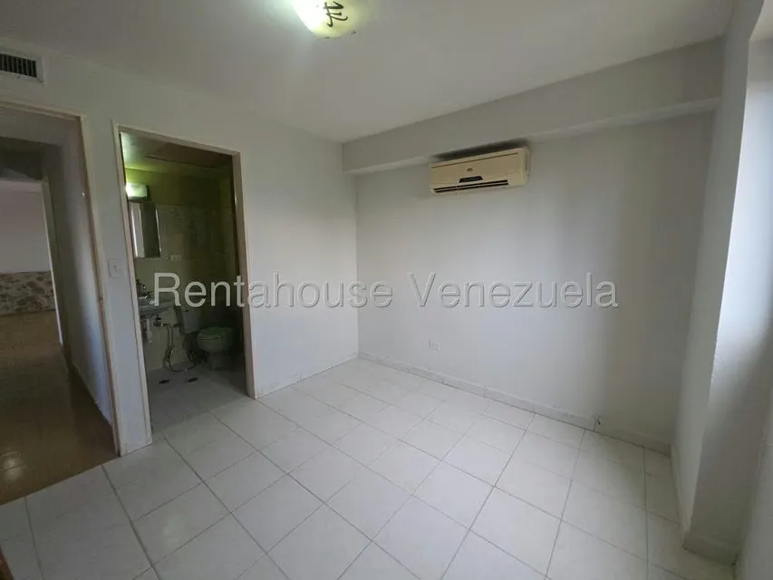 Apartamento (1 Nivel) en Alquiler en El Parque, Lara - 8