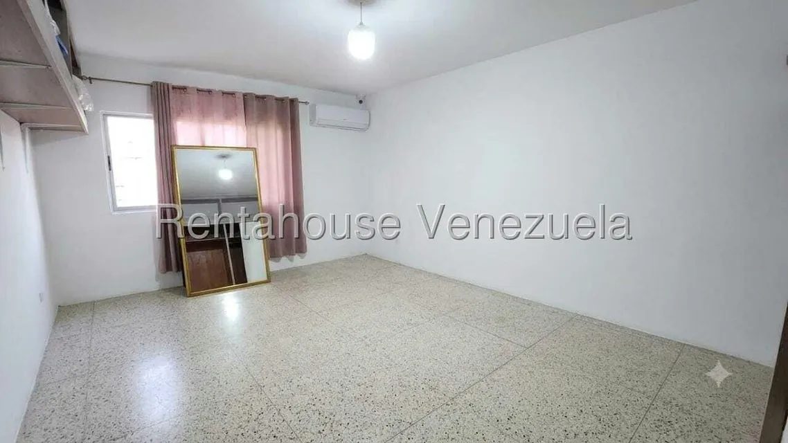Casa (1 Nivel) en Venta en San Roman, Distrito Metropolitano - 24