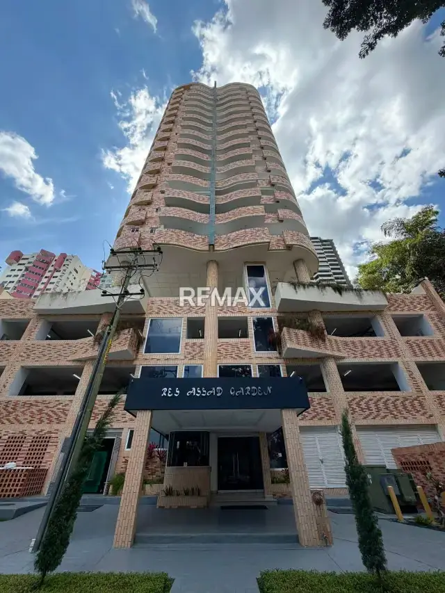 En venta exclusivo PH en El Parral Resd. Asaad Garden Valencia