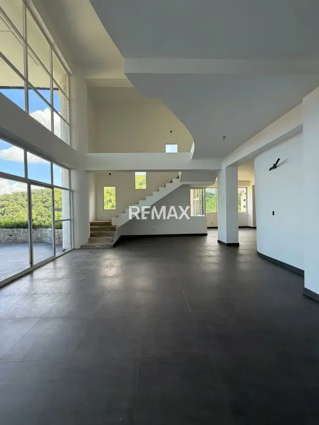 En venta exclusivo PH en El Parral Resd. Asaad Garden Valencia - 3
