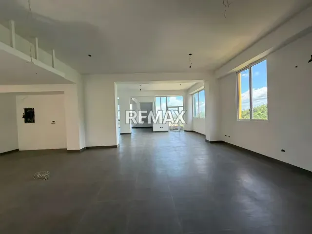 En venta exclusivo PH en El Parral Resd. Asaad Garden Valencia - 4