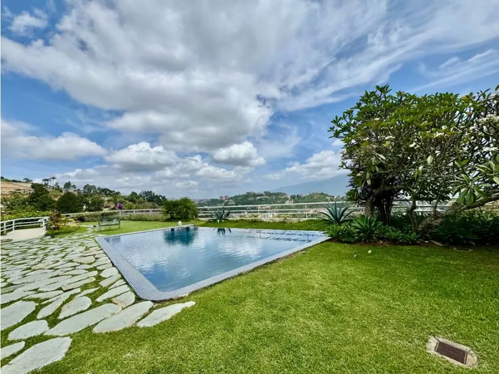 Se vende casa 1.100m2 5h+2s+2ch/10b/10p Cerro Verde - 58