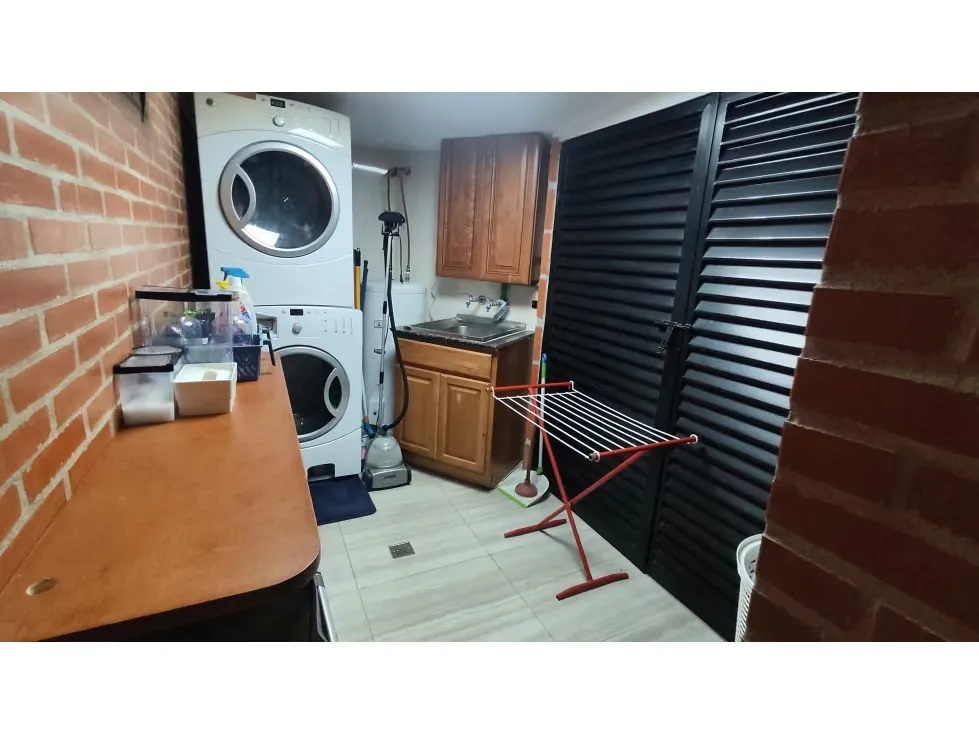COLINAS DE LA TAHONA PB 284 M2, 4 HAB, 3 1/2 BAÑOS y 2 P/E - 18