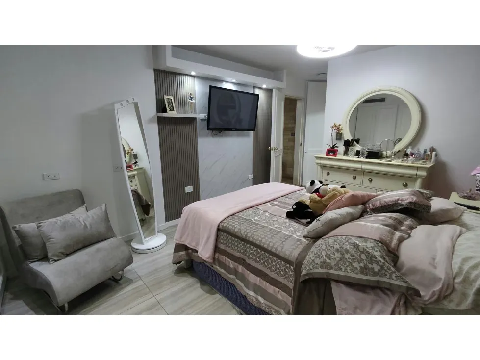 COLINAS DE LA TAHONA PB 284 M2, 4 HAB, 3 1/2 BAÑOS y 2 P/E - 27