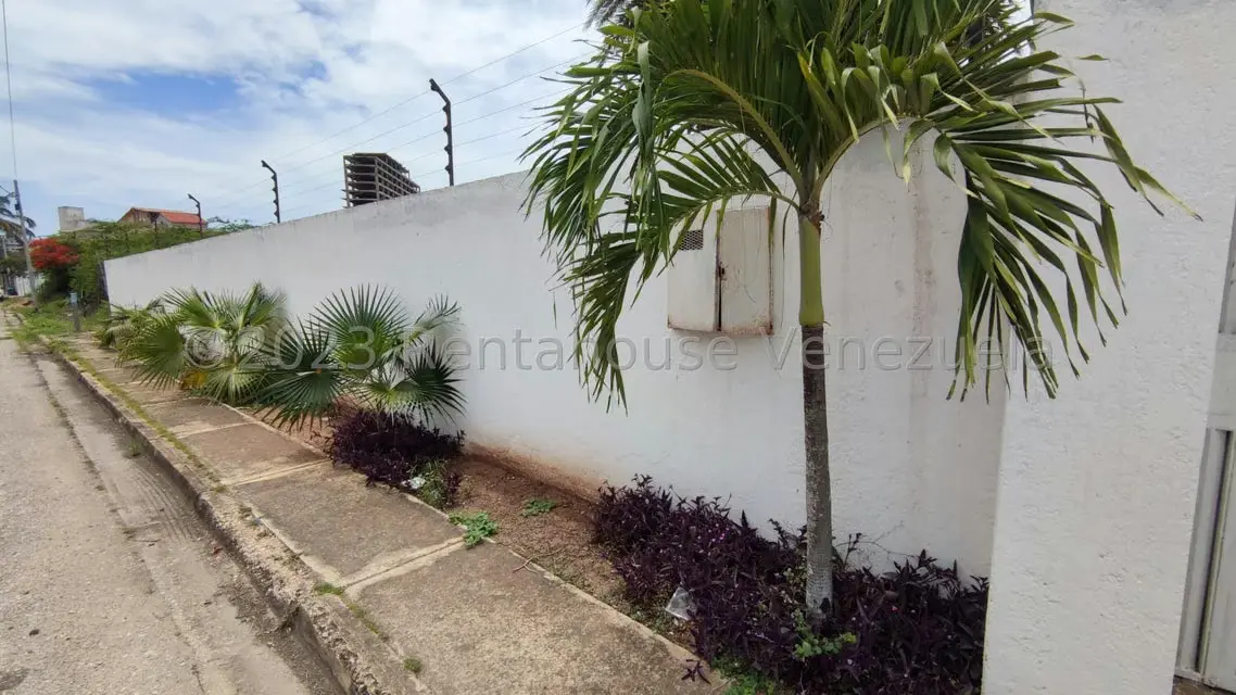 Casa (Multipes Niveles) en Venta en Playa el Angel, Nueva Esparta - 3