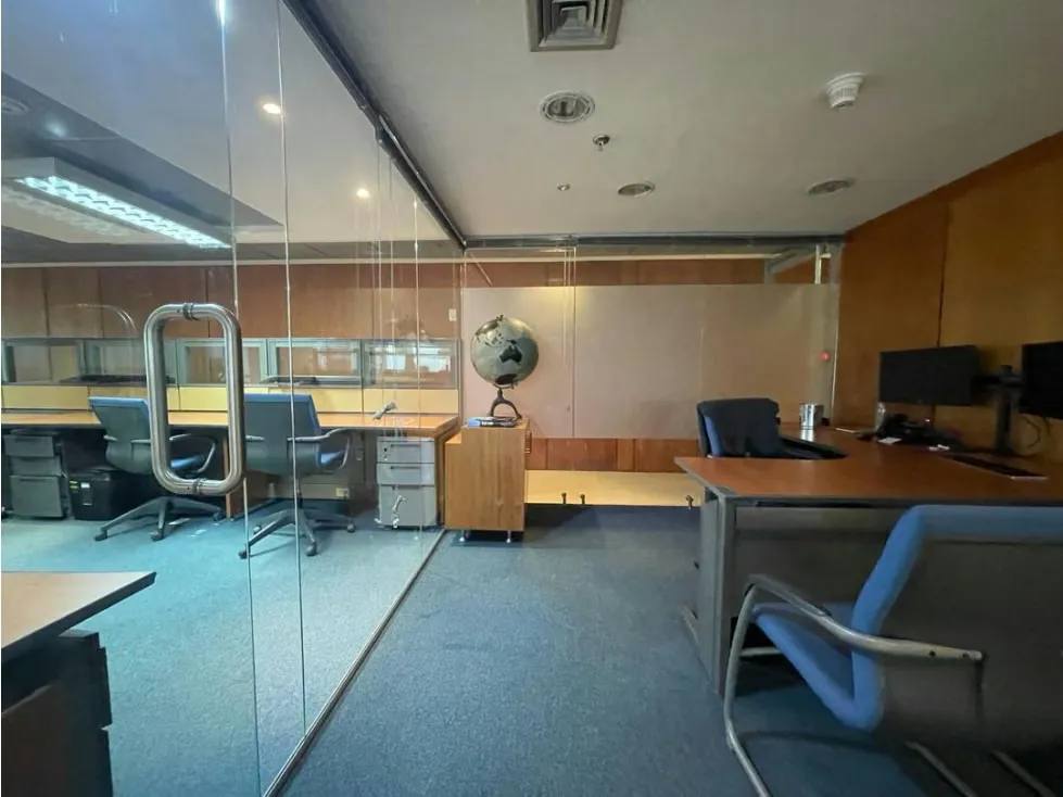 Se vende oficina 327m² 3b+6e Las Mercedes - 3