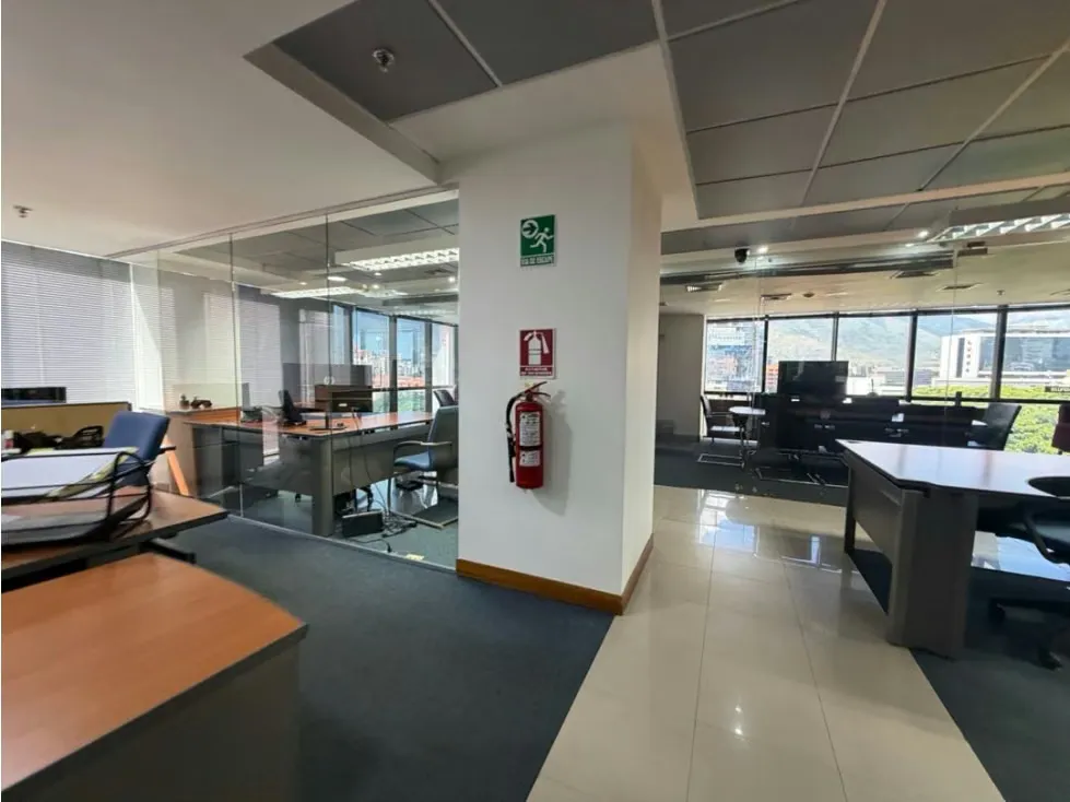 Se vende oficina 327m² 3b+6e Las Mercedes - 28