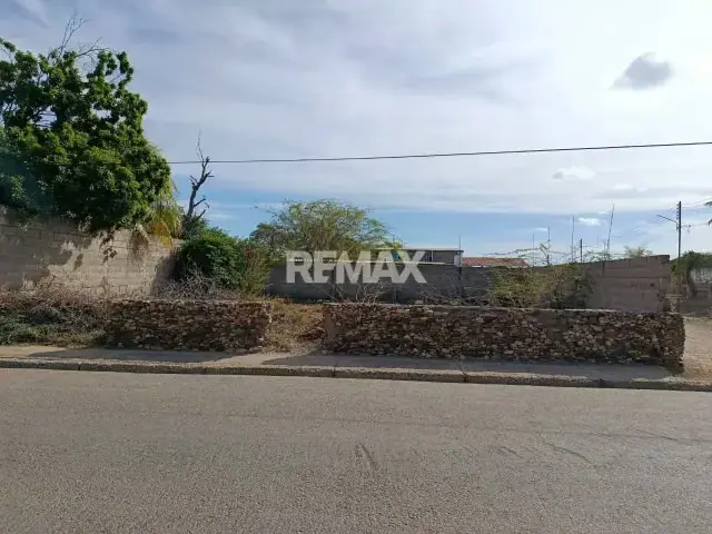 EXCELENTE LOTE DE TERRENO CERCA DEL MAR