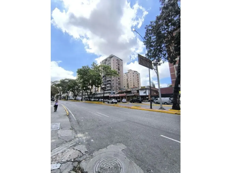 EN VENTA APARTAMENTO ROMULO GALLEGOS - 13